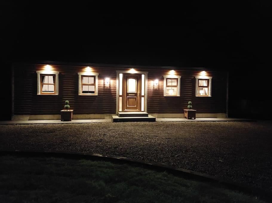 巴利纳Luxurious Log Cabin With Lay-Z Spa Hot Tub别墅 外观 照片