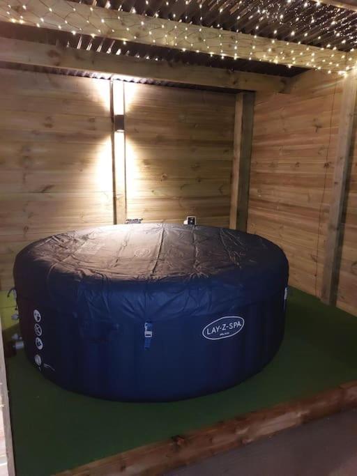 巴利纳Luxurious Log Cabin With Lay-Z Spa Hot Tub别墅 外观 照片